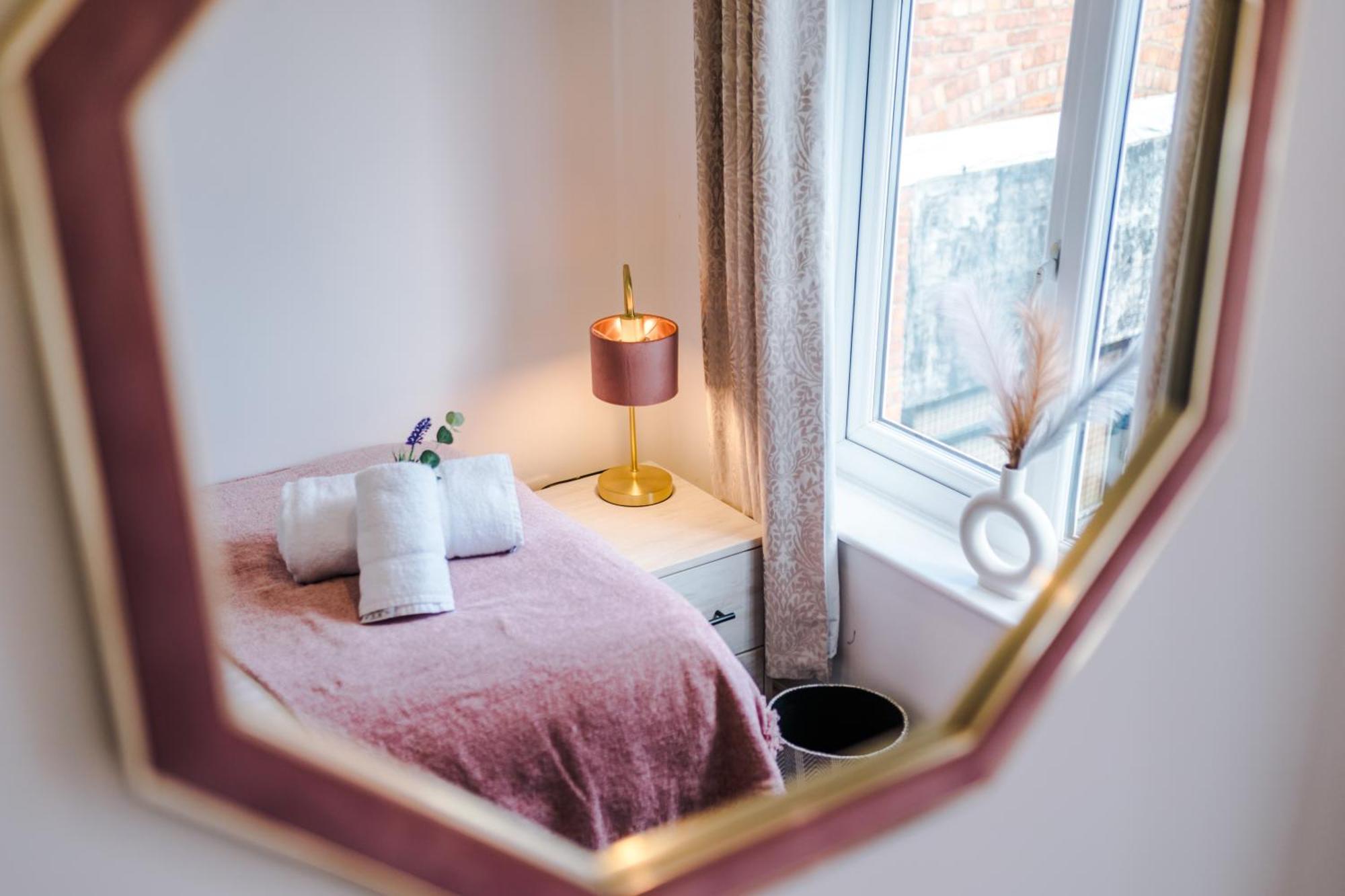 Spacious 3-Bed Home In Nantwich By 53 Degrees Property - Amazing Location, Ideal For Groups - Sleeps 6 Extérieur photo
